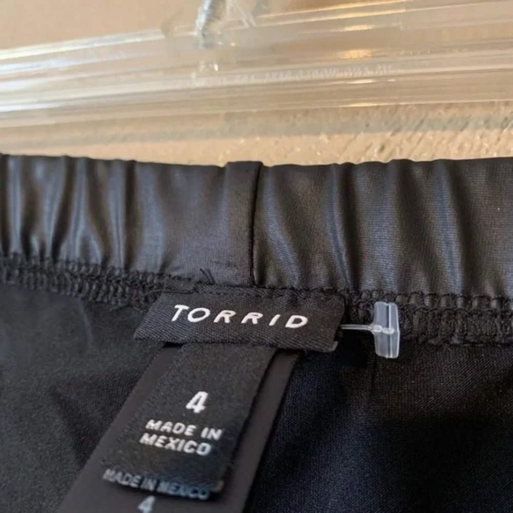 Torrid size 4X faux leather leggings pants stretchy Polyester Spandex - Picture 3 of 4